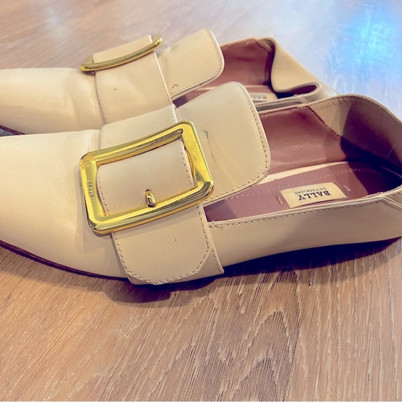 Authentic Bally flat - Picture 3 of 5